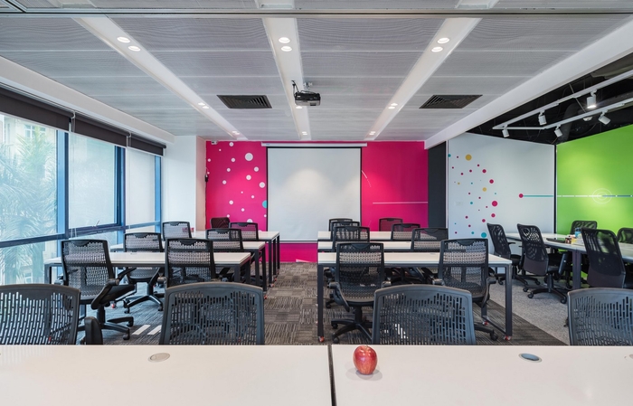 新辦公室設(shè)計之穿行的隧道