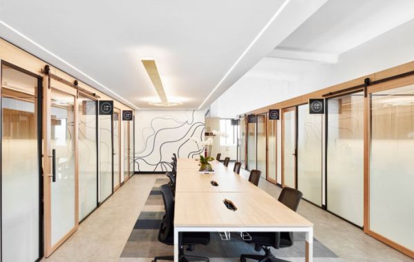 辦公室裝修設(shè)計(jì)的聯(lián)合辦公創(chuàng)意中心